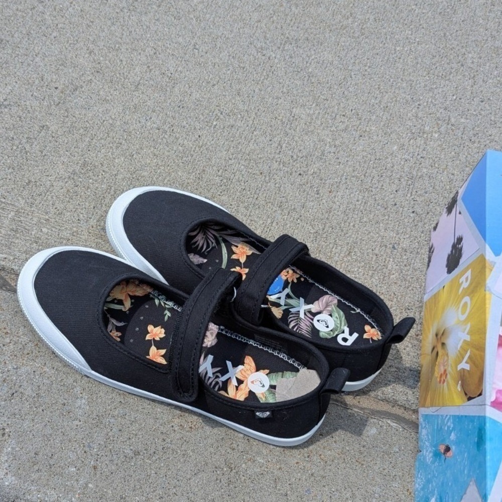 Y2K Roxy Sunfari Mary Jane Sneakers Black Canvas Comfort Casual NIB Women's 8